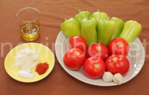 Пържени чушки с доматен сос - продукти