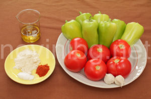 Пържени чушки с доматен сос - продукти