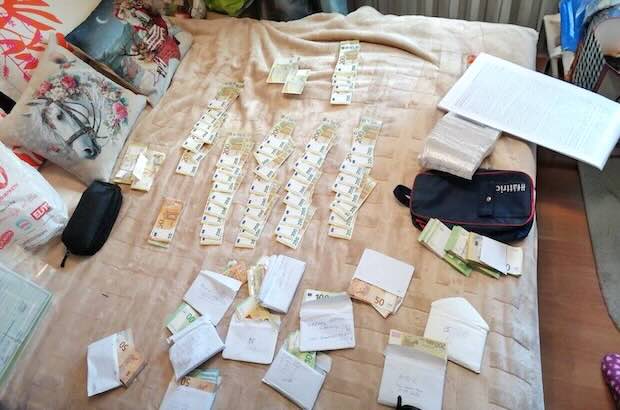 пари гласове